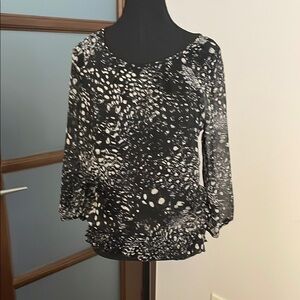 Vera Moda Black and White Fitted Blouse with 3/4 Sleeves